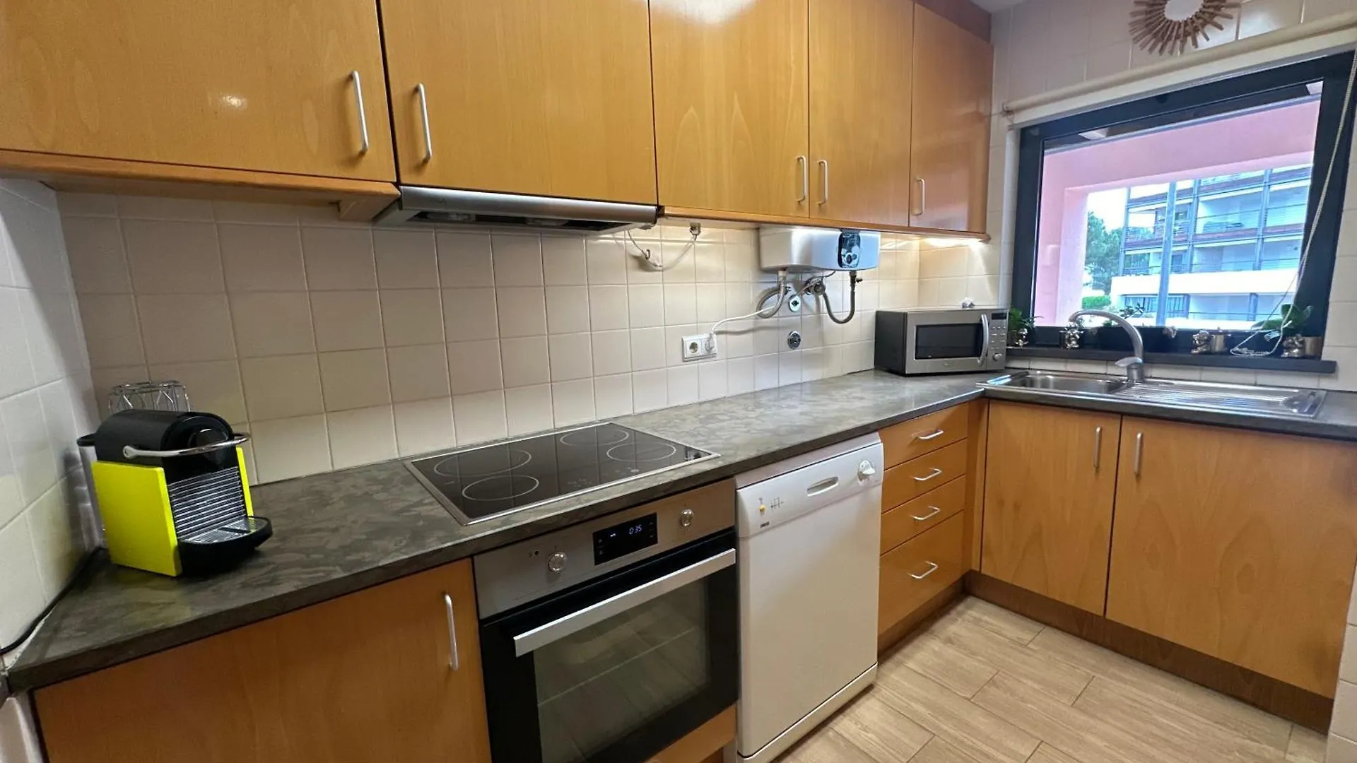 Marina Apartment لاغوس البرتغال